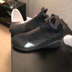 puma shoes never worn sitting in my closet
